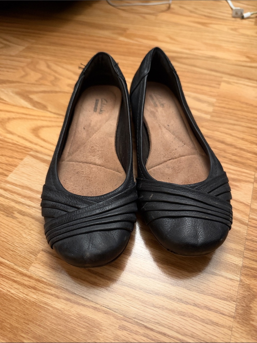 Clarks Black Fold-Detail Leather Ballet Flats
